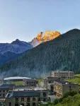 Daocheng Yading starry sky  hotel - Dağ Manzaralı