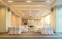 Yancheng Baolong Yiyue Select Hotel