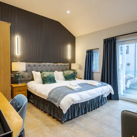 Waterhead Retreat - Ground Floor, Private Entrance, Parking and Light Breakfast