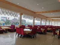 Xinji Hotel (Shandian Lake Scenic Area)