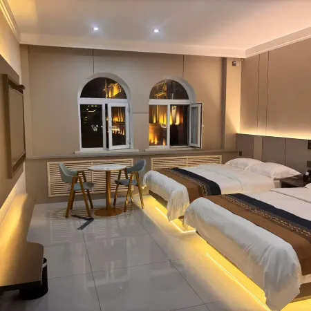 Hongrui Business Hotel