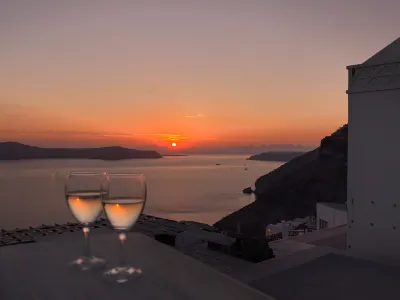 Tatakis Design Hotel, Fira Hotéis em 