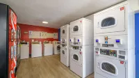 哥倫布, 佐治亞哥倫布機場6號酒店 - 停車場