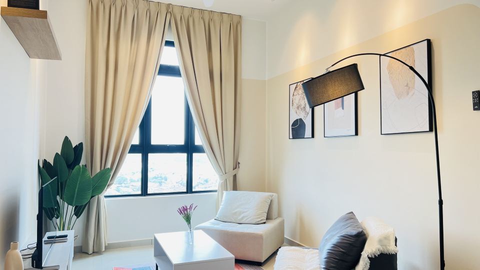 Parkland Residence Batu 11 MRT by AsHome