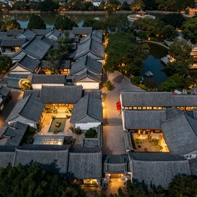 โรงแรมซูยินฟูยาลี่ (สาขาสำนักงานเขตหลินหยาง เมืองโบราณเจียนซุ่ย) โรงแรมใกล้จูเจียการ์เด้น