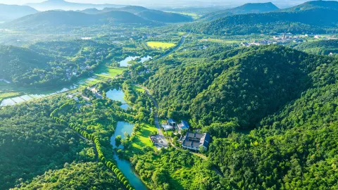 Lujiang Yefushanju Residence Resort Hotel in 루장