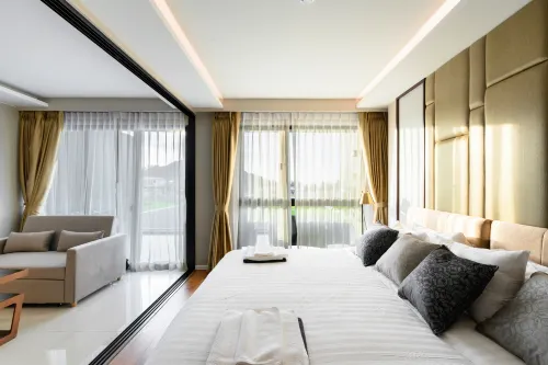 Surin - 12 Min to Beach - Freshly Renovated Stay - مطابخ