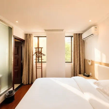 Dandelion Hotel (Longhu Mountains Scenic Area Tourist Center)
