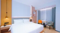 Yashe Hotel (Qianjiang High-Speed Railway Station Ecological Lobster City) - 3-Star