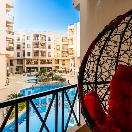 Resort Apt with 6 Pools Near Gouna