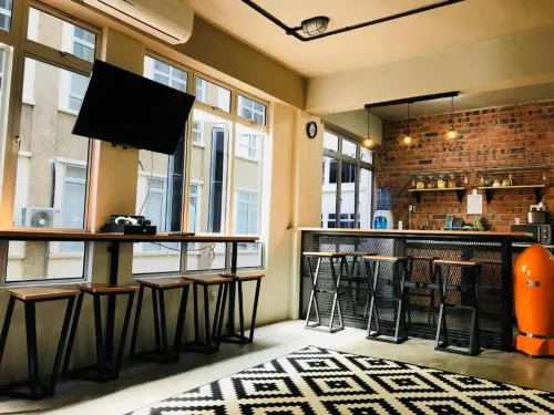 The Good Travelers Hostel KL Airport - 寵物友善