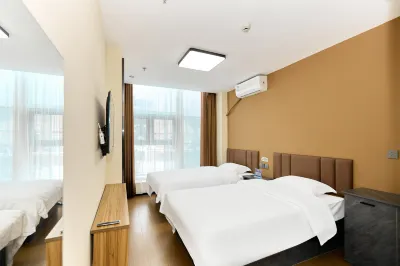 Youkelai Hotel (Beijing Changping Subway Station) Участок Великой Китайской Стены Цзюйюнгуань. водохранилище Shisanling: отели