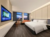 Changchun International Convention and Exhibition Center TULIP LODJ Hotel - parking