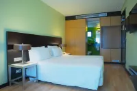 SANA Capitol Hotel - Hot Tub