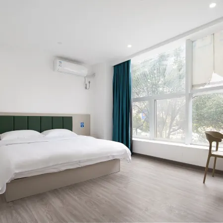 YIZHI hotel(Kunshan Anting Old Street&ZhaoFeng Road Subway Station) Отели рядом с достопримечательностью «Северный вокзал Аньтин»