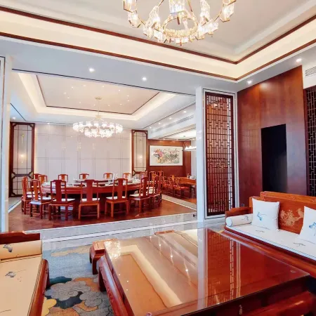Yichun Yingbin Hotel (Yichun Municipal People’s Government Yichun Station Branch)