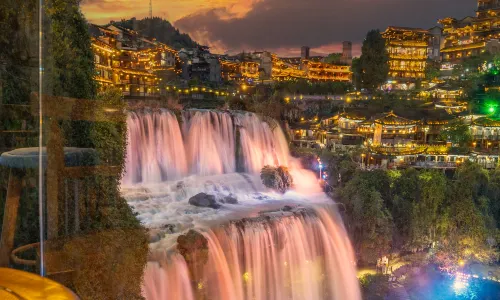 Shiercheng·Pushangxian Inn (Furong Town Great Waterfall)