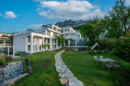 Yuntai Shan xiang Island Homestay Отели рядом с достопримечательностью «Wan Shan Temple»