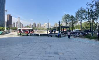 Non-Fanchengpin Hotel (Wuhan High-speed Railway Station Heping Park Subway Station)