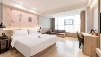 Tupai Hotel Chain (Huarong People's Square Branch)