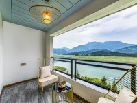 Table Mountain · Mountain View Lakeside · Luxury Retreat Hotel (Yanv Lake) Hotels in Hongya