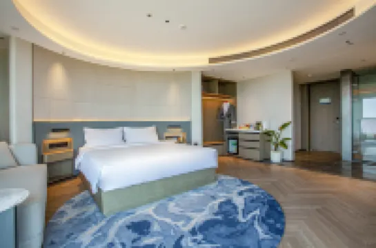 โรงแรม ฮอลิเดย์ อะซัวร์ ยื่อจ้าว