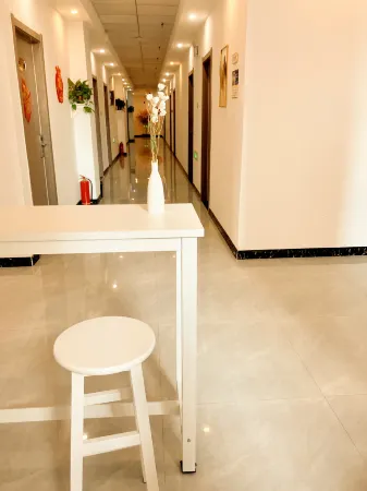 Linquan Guojin Hotel (Linquan Passenger Transport Center) Отели в г. Линьцюань