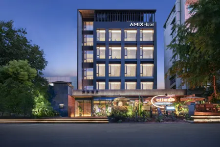 Amix Hotel Отели рядом с достопримечательностью «Changchun Guan»