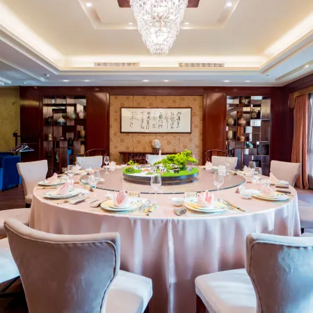 Yixing Hotel