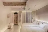 MOUNTAIN SIDE | MARE NUBIUM