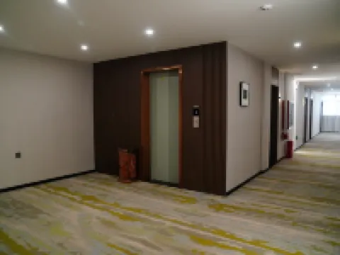 윈두오 호텔 (자오쭈오 서역)