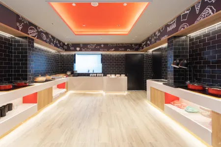 Ibis Hotel (Xiamen Jimei Shili Changdi Branch) Отели рядом с достопримечательностью «Jiageng Park»