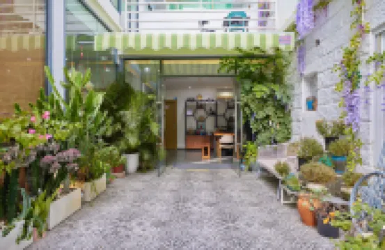 Xiamen Moutain and Sea View Homestay(Huandao Road Zengcuo"an Branch)) Hotels near Music Square