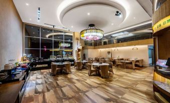 Vienna Hotel (Shenzhen Qianjin Road Baotian Subway Station)