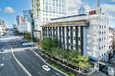 Nostalgia S Hotel (Kunming North Railway Station Chuanxin Gulou Subway Station Store) Hotell i 