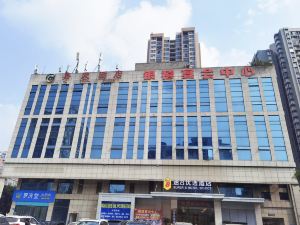 Super 8 Hotel (Yongchuan High-speed Railway East Station College of Arts and Sciences)
