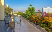 Magnotel Hotel (Dongxing Guomen Port)