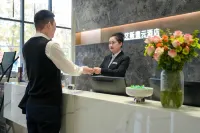 Ace Feiyun Hotel (Shaanxi University of Technology Guhantai Branch)