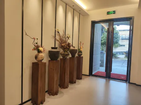 Wuyi Mountain Qingfeng Xiaozhu Inn Отели рядом с достопримечательностью «Wuyishan Pedestrian Street»