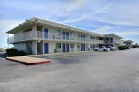 Motel 6 Galveston, TX Các khách sạn gần Moody Gardens