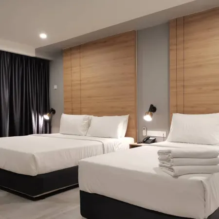 Coral Bay Resort Отели рядом с достопримечательностью «Foo Lin Kong Temple»