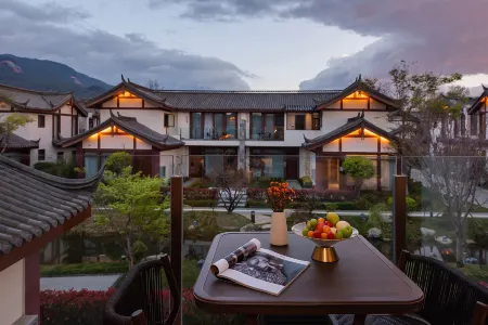 Lijiang Chaoran Garden Villa