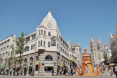 Encounter·Nuanliqing Intelligent Hotel (Qingdao Zhongshan Road Catholic Church Branch) Hôtels à : Gare - Zhanqiao