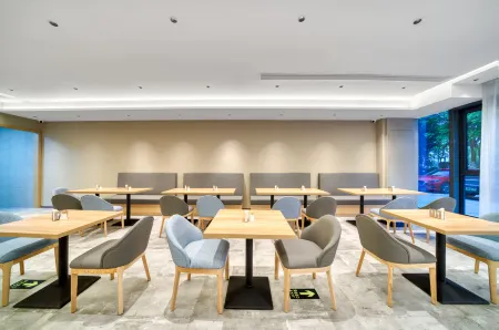 Homeinn · neo (Shaoxing Shangyu Foreign Language School Wuxing Middle Road) Отели рядом с достопримечательностью «Zhejiang Construction Vocational and Technical College (Shangyu Campus)»