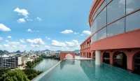 LiCLOUDS HOTEL (Guilin Two Rivers and Four Lakes Xiangshan Park) - Infinity Pools