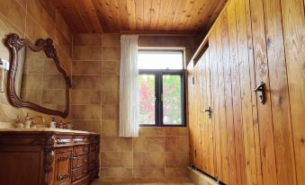 Chenger Mountain Courtyard Homestay
