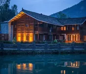 Fanjing Mountain Moyunjian (Yunshe Shenlongtan store) - Pet friendly