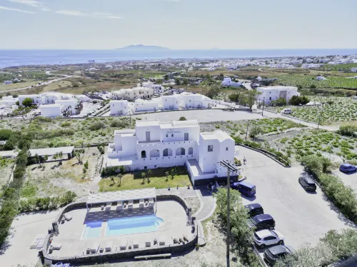 Anessis Hotels in Thira