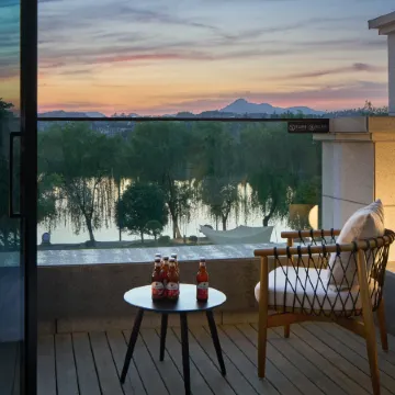 S · Terrace Hotel( North Sation)