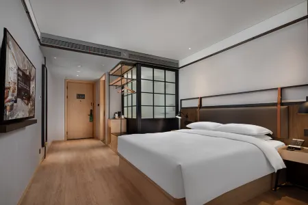 Shanghai Pudong Lujiazui Financial District Tongpai Hotel